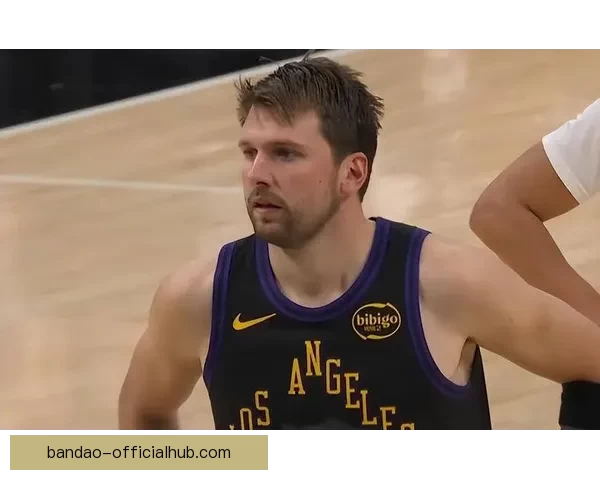 东契奇客场表现抢眼布朗尼努力进步不走捷径